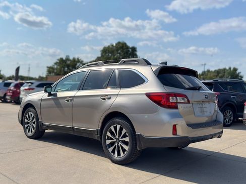 Used 2017 Subaru Outback 2.5i Limited AWD/4WD image 5