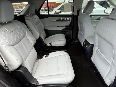New 2026 Ford Explorer Platinum image 18