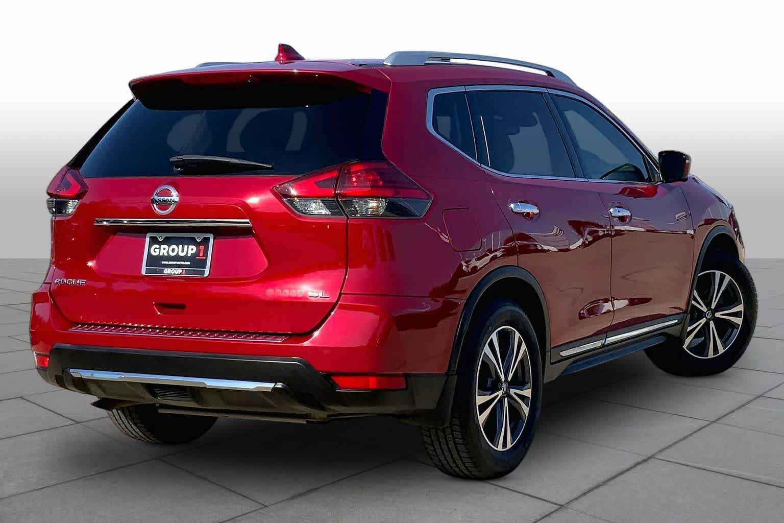 Used 2017 Nissan Rogue SL w/ SL Premium Package FWD image 13