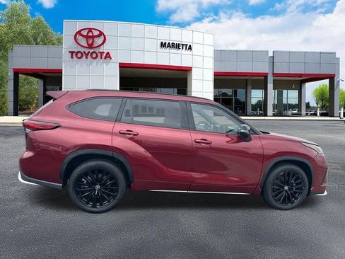 Used 2023 Toyota Highlander XSE AWD/4WD image 30