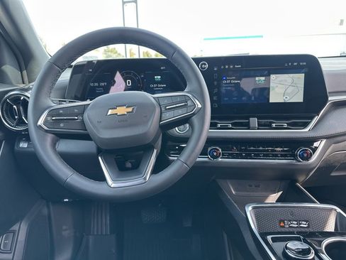 New 2026 Chevrolet Equinox LT w/ Convenience Package II image 7