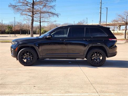 Used 2022 Jeep Grand Cherokee Limited image 4