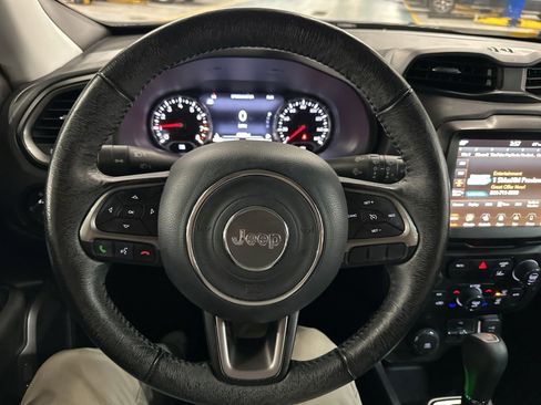 Used 2022 Jeep Renegade Latitude w/ Convenience Group AWD/4WD image 28