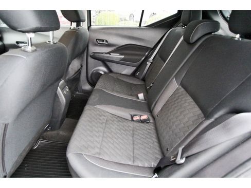 Used 2024 Nissan Kicks SV FWD image 7