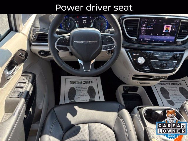 Used 2023 Chrysler Pacifica Touring-L AWD/4WD image 14
