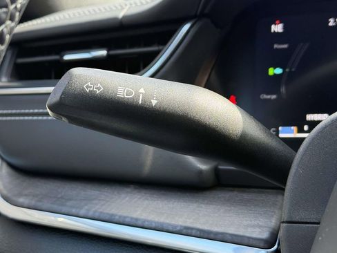 Used 2023 Jeep Grand Cherokee Overland w/ Luxury Tech Group IV image 23