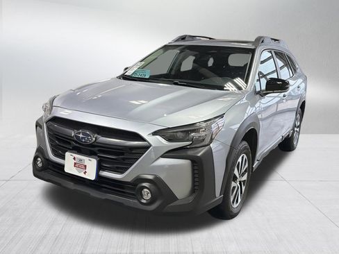 Certified 2025 Subaru Outback Premium image 3