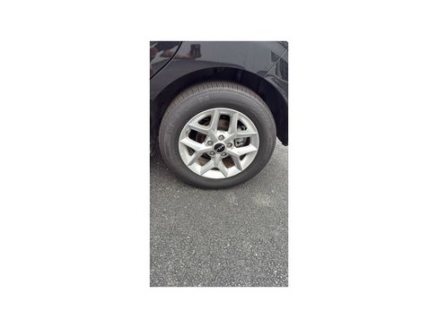 Used 2025 Kia Soul LX w/ LX Technology Package FWD image 23