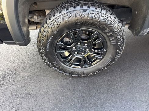 Certified 2024 Chevrolet Silverado 1500 ZR2 w/ Technology Package image 35