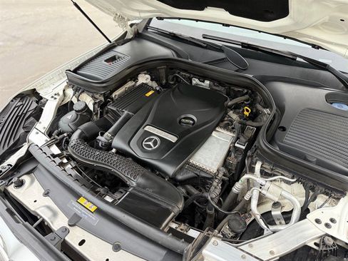 Used 2018 Mercedes-Benz GLC 300 4MATIC image 30