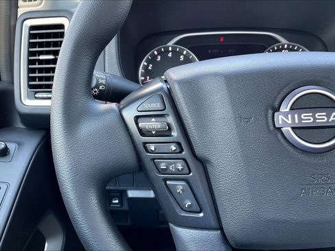 Used 2024 Nissan Frontier SV image 23