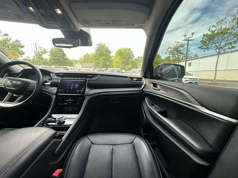 Used 2022 Jeep Grand Cherokee L Limited image 27