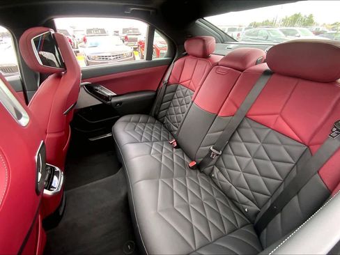 Used 2025 BMW 740i image 20