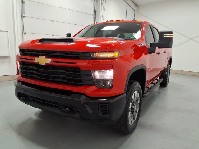 Used 2025 Chevrolet Silverado 2500 Custom w/ Custom Value Package AWD/4WD image 7