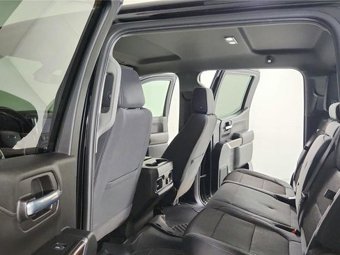 Used 2021 Chevrolet Silverado 1500 LT Trail Boss w/ Convenience Package II image 17