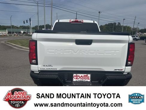 Used 2024 Chevrolet Colorado ZR2 w/ ZR2 Convenience Package III image 4