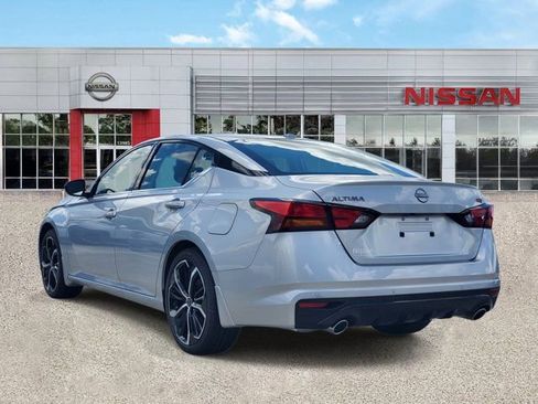 New 2025 Nissan Altima 2.5 SR image 2