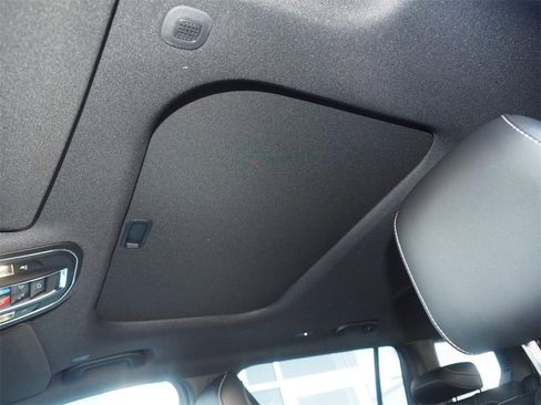 New 2025 Jeep Grand Cherokee L Laredo image 7