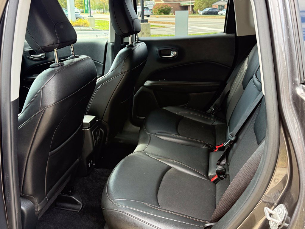 Used 2019 Jeep Compass Latitude w/ Cold Weather Group AWD/4WD image 19