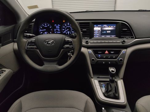 Used 2017 Hyundai Elantra SE FWD image 22