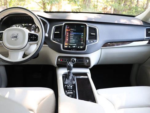 Used 2019 Volvo XC90 T6 Momentum w/ Advanced Package AWD/4WD image 30