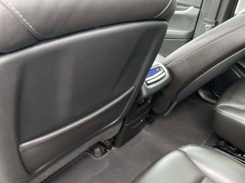 Used 2025 Cadillac XT6 Premium Luxury image 4