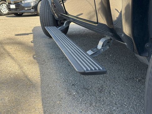 Used 2020 RAM 1500 Limited w/ Black Appearance Package image 38