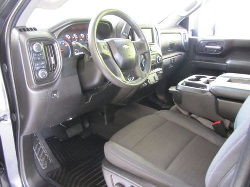 Used 2024 Chevrolet Silverado 2500 Custom w/ Custom Value Package image 14