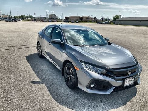 Used 2019 Honda Civic EX image 12