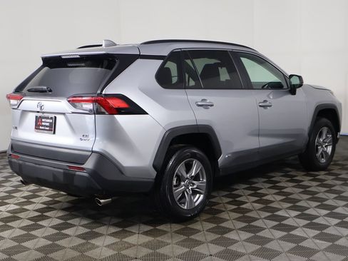 Used 2025 Toyota RAV4 LE AWD/4WD image 7