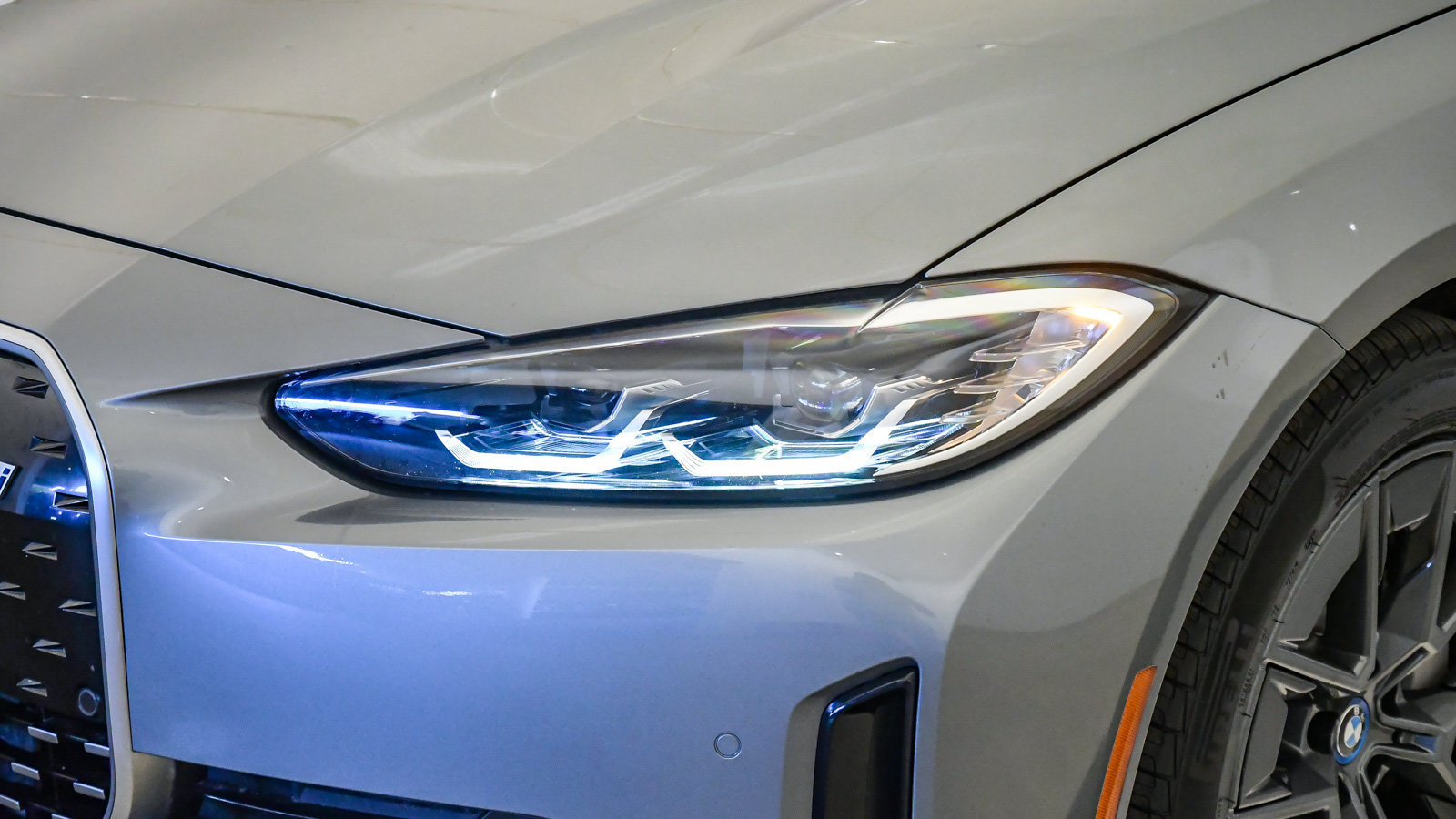 Used 2023 BMW i4 eDrive40 w/ Premium Package RWD image 9