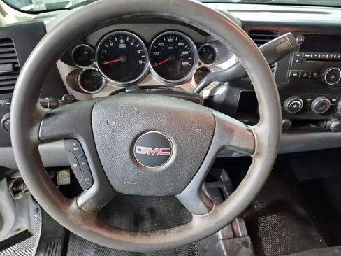 Used 2009 GMC Sierra 2500 W/T w/ Work Truck Preferred Package AWD/4WD image 11
