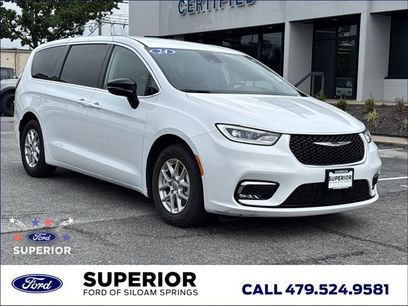 Used 2024 Chrysler Pacifica Touring-L