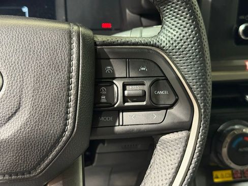 Certified 2025 Toyota Tacoma SR5 AWD/4WD image 22