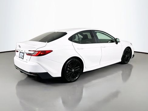 Used 2025 Toyota Camry SE w/ Multimedia Upgrade Package image 7