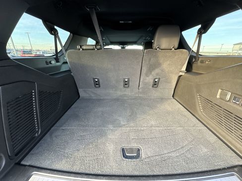 Used 2024 Chevrolet Suburban High Country w/ Advanced Technology Package image 26