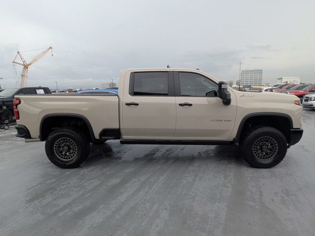 Used 2026 Chevrolet Silverado 2500 ZR2 AWD/4WD image 2
