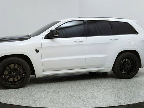 Used 2018 Jeep Grand Cherokee Trackhawk image 2