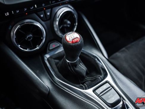 Used 2019 Chevrolet Camaro SS RWD image 15