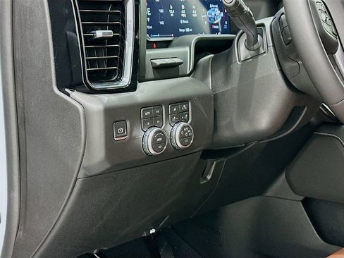 New 2026 GMC Sierra 2500 Denali Ultimate AWD/4WD image 10