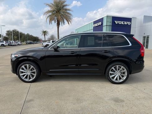 Used 2020 Volvo XC90 T6 Momentum image 2