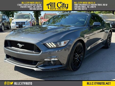 Used 2015 Ford Mustang GT image 3