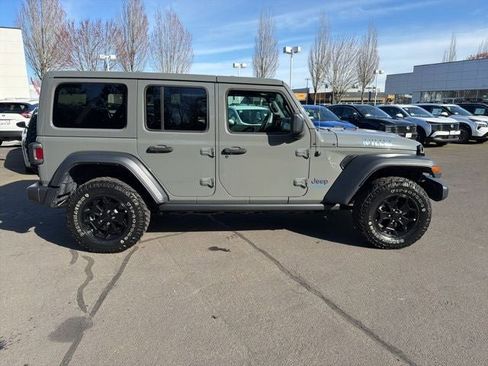 Used 2023 Jeep Wrangler Unlimited w/ Cold Weather Group AWD/4WD image 2