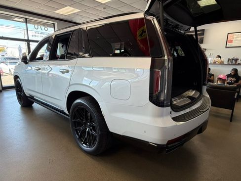 Used 2023 Cadillac Escalade Sport Platinum w/ LPO, ONYX Package AWD/4WD image 23