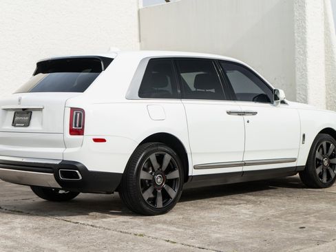 Used 2022 Rolls-Royce Cullinan AWD/4WD image 9