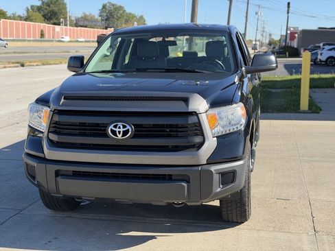 Used 2017 Toyota Tundra SR image 2