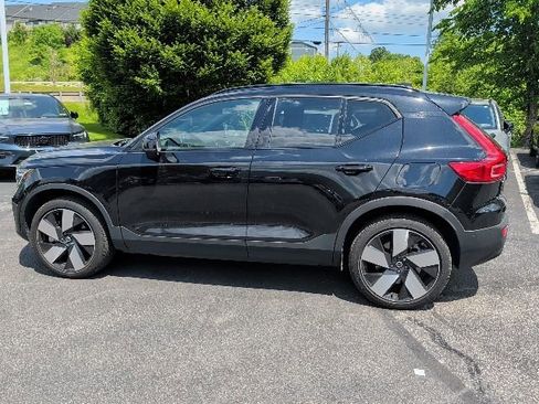 Used 2023 Volvo XC40 Recharge Plus AWD/4WD image 9
