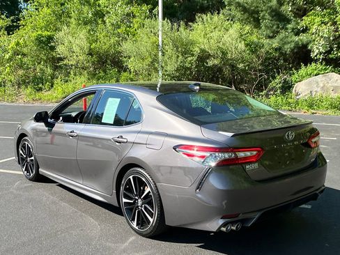 Used 2019 Toyota Camry XSE FWD image 3