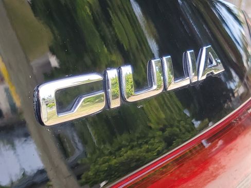 Used 2020 Alfa Romeo Giulia image 8