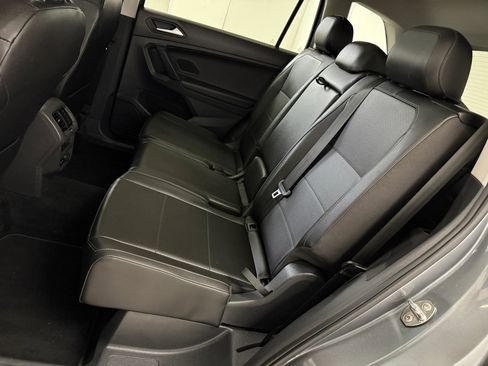 Used 2019 Volkswagen Tiguan SE w/ Panoramic Sunroof Package image 35